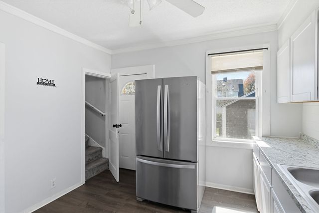 25 Victoria St., Springfield, MA 01104