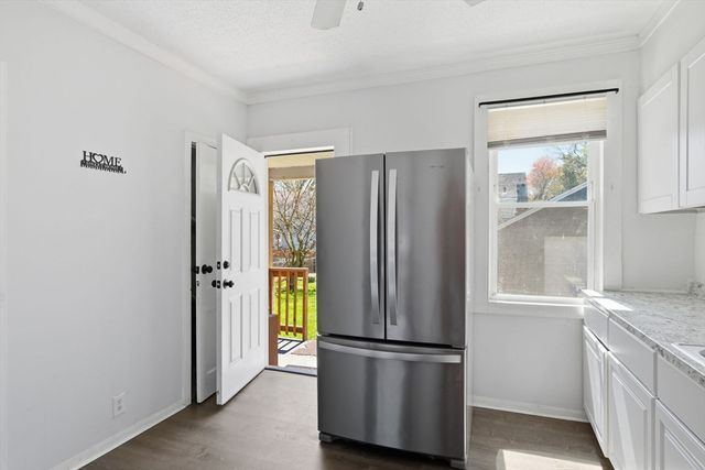 25 Victoria St., Springfield, MA 01104
