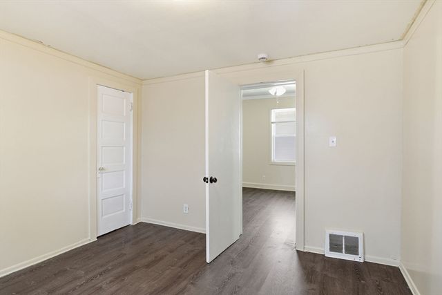 25 Victoria St., Springfield, MA 01104