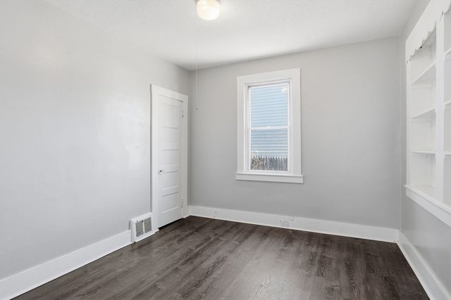 25 Victoria St., Springfield, MA 01104