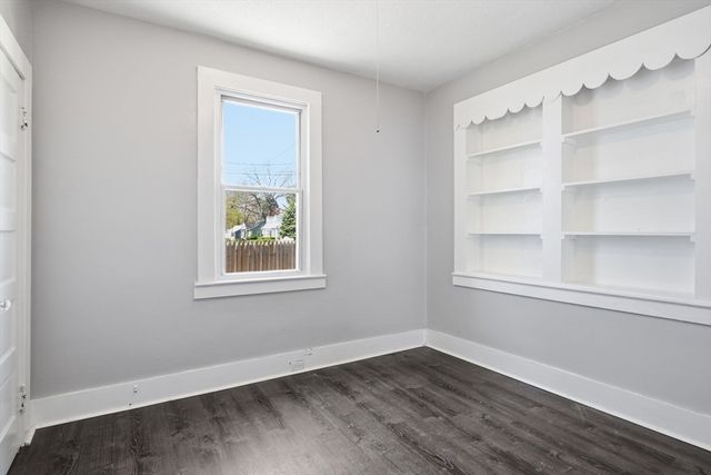25 Victoria St., Springfield, MA 01104