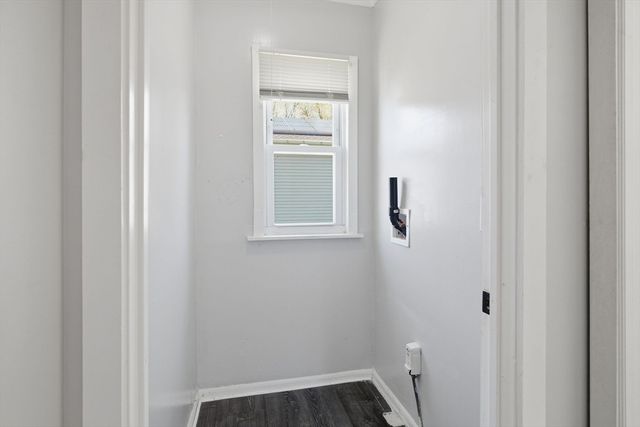 25 Victoria St., Springfield, MA 01104