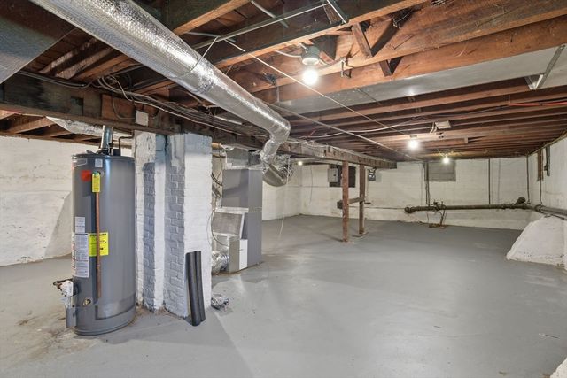 25 Victoria St., Springfield, MA 01104