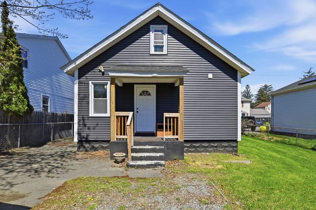 25 Victoria St., Springfield, MA 01104