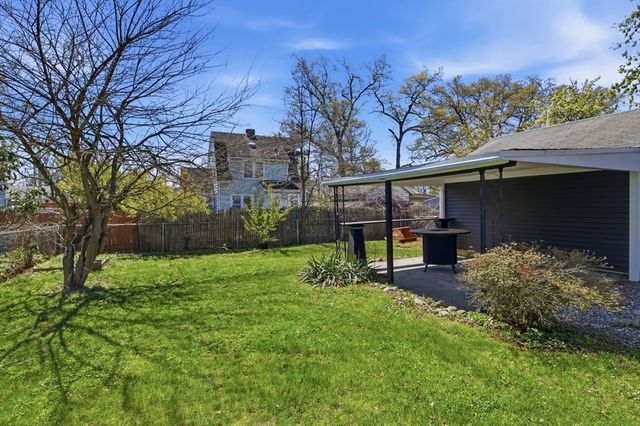 25 Victoria St., Springfield, MA 01104