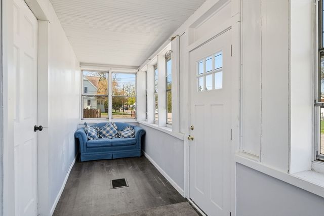 25 Victoria St., Springfield, MA 01104