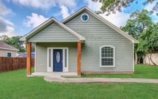 1127 Jackson Street, Columbus, TX 78934