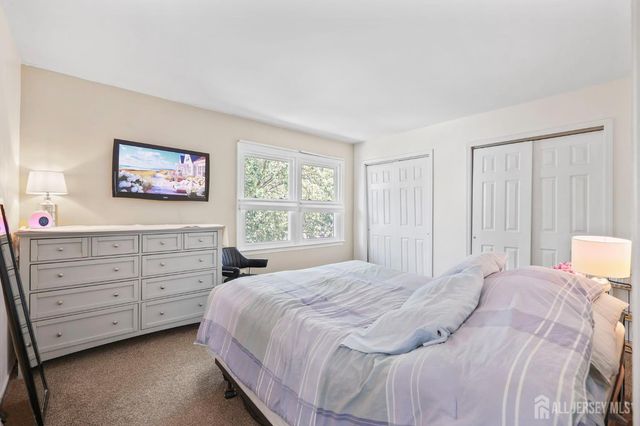 31 Dallenbach Lane, East Brunswick, NJ 08816