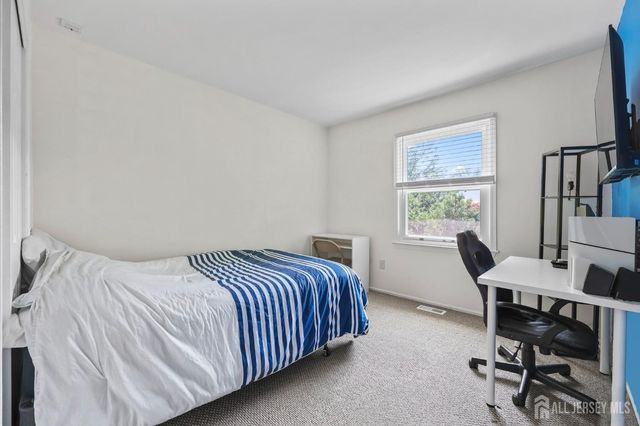 31 Dallenbach Lane, East Brunswick, NJ 08816
