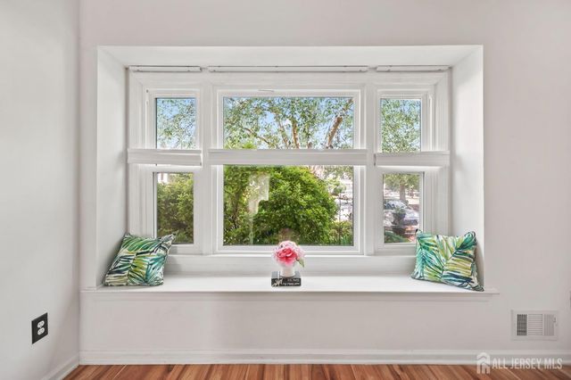 31 Dallenbach Lane, East Brunswick, NJ 08816