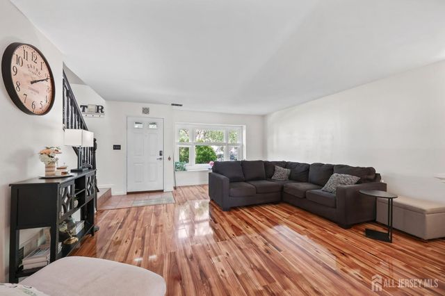 31 Dallenbach Lane, East Brunswick, NJ 08816