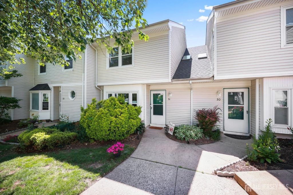 31 Dallenbach Lane, East Brunswick, NJ 08816