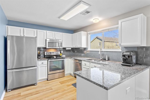 10566 Hyacinth Place, Highlands Ranch, CO 80129