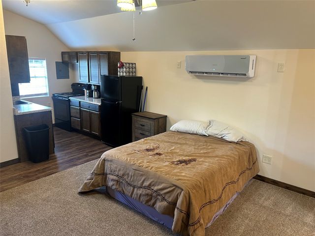 1470 Rs County Road 4525, Point, TX 75472