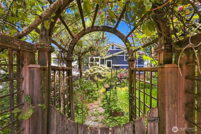 1515 37th Avenue, Seattle, WA 98122
