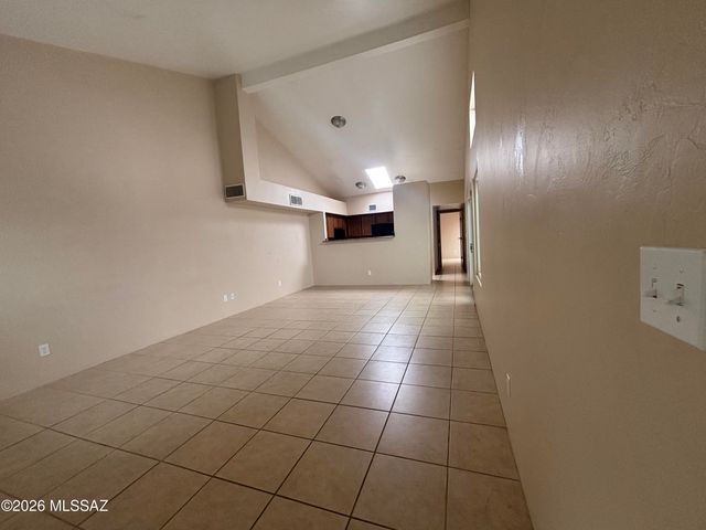 6337 N Willowbrook Drive, Tucson, AZ 85704