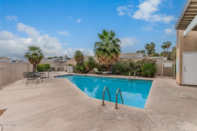 6337 N Willowbrook Drive, Tucson, AZ 85704