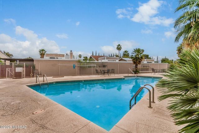 6337 N Willowbrook Drive, Tucson, AZ 85704