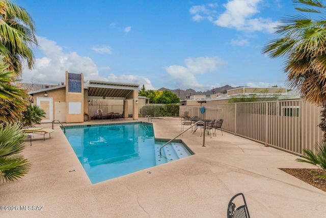 6337 N Willowbrook Drive, Tucson, AZ 85704