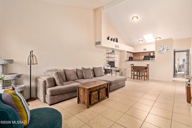 6337 N Willowbrook Drive, Tucson, AZ 85704