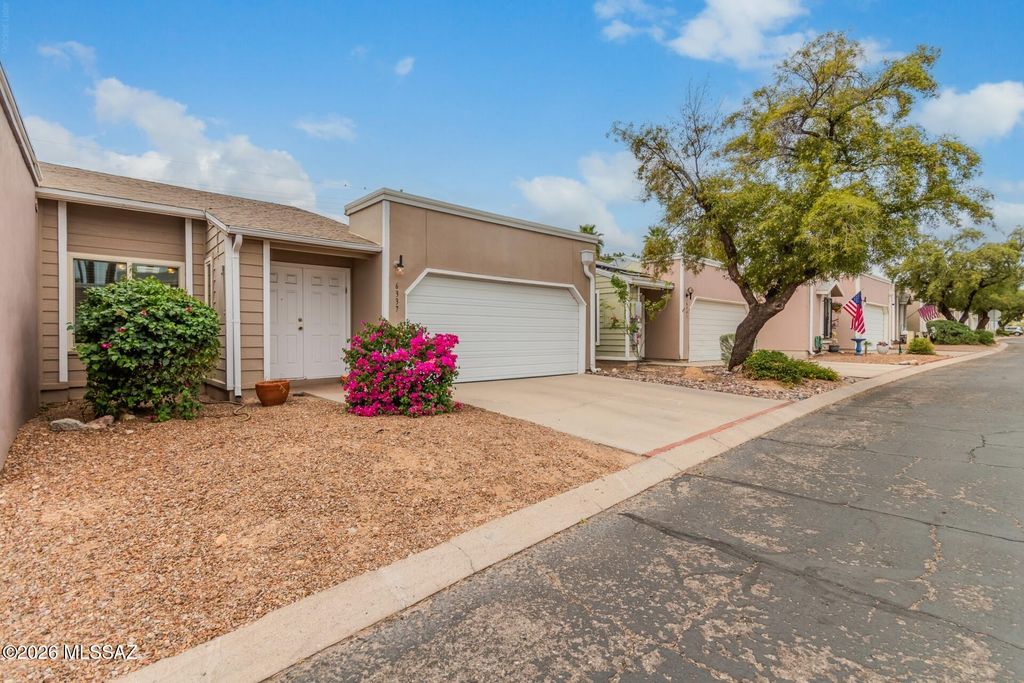 6337 N Willowbrook Drive, Tucson, AZ 85704