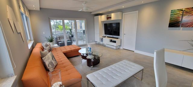 3050 16 Ave 201, Oakland Park, FL 33334