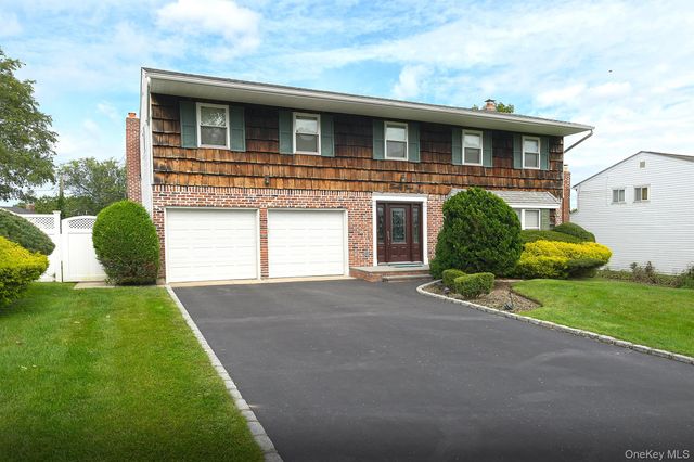 29 Abbot Road, Smithtown, NY 11787