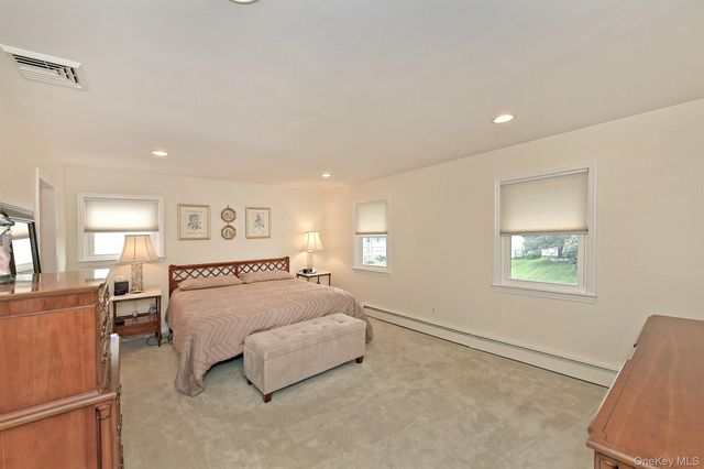29 Abbot Road, Smithtown, NY 11787