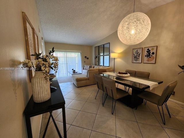 21951 Soundview Ter 203, Boca Raton, FL 33433