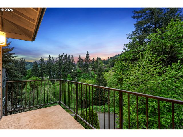 1295 EVAH Ln, West Linn, OR 97068