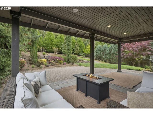 1295 EVAH Ln, West Linn, OR 97068