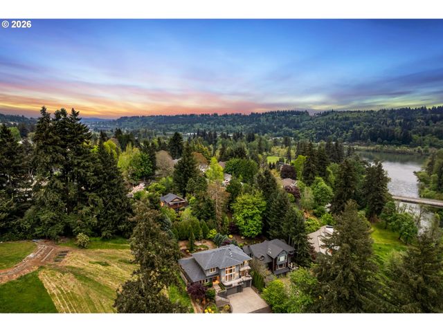 1295 EVAH Ln, West Linn, OR 97068