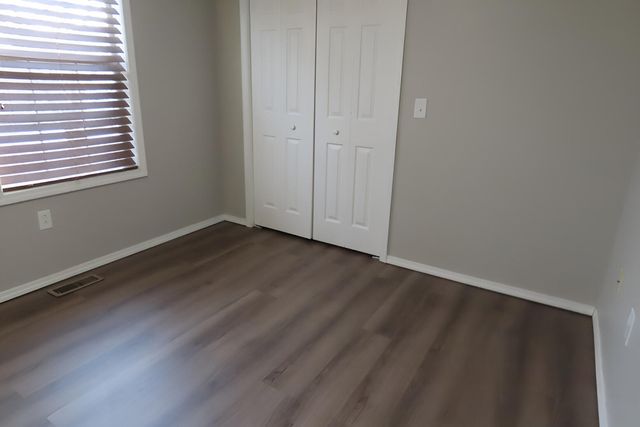 1257 W Bridgewood Place, Nixa, MO 65714