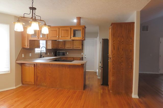 1257 W Bridgewood Place, Nixa, MO 65714