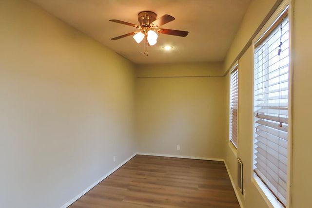 1257 W Bridgewood Place, Nixa, MO 65714