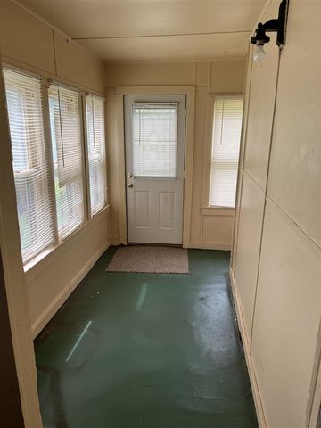 861 Paw Paw Avenue, Benton Harbor, MI 49022