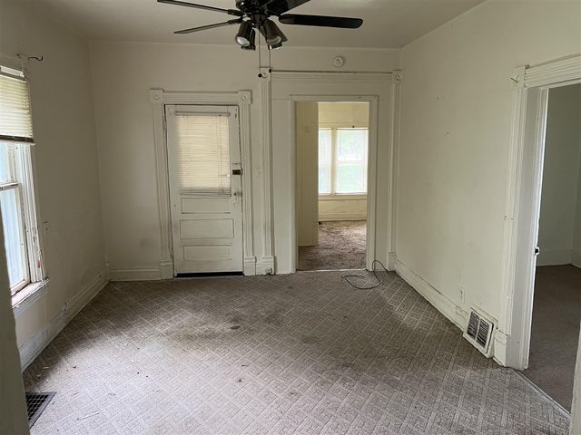 861 Paw Paw Avenue, Benton Harbor, MI 49022