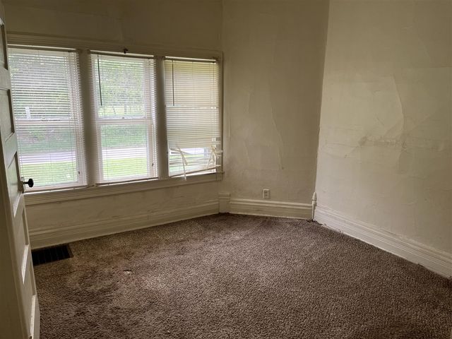 861 Paw Paw Avenue, Benton Harbor, MI 49022