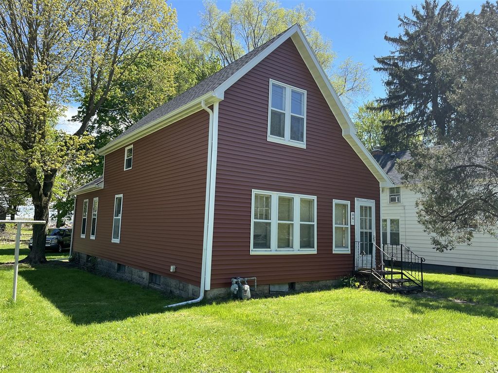 861 Paw Paw Avenue, Benton Harbor, MI 49022