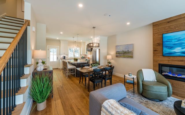 60 White Oaks Rd Unit 23, Laconia, NH 03246