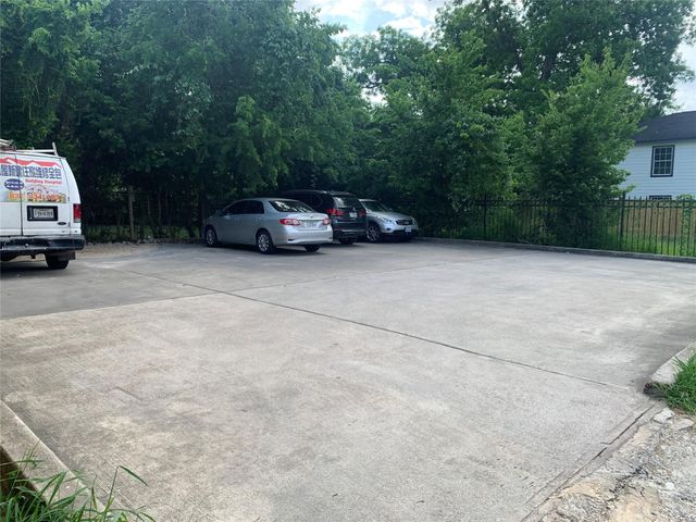 2423 Emancipation Avenue 2, Houston, TX 77004