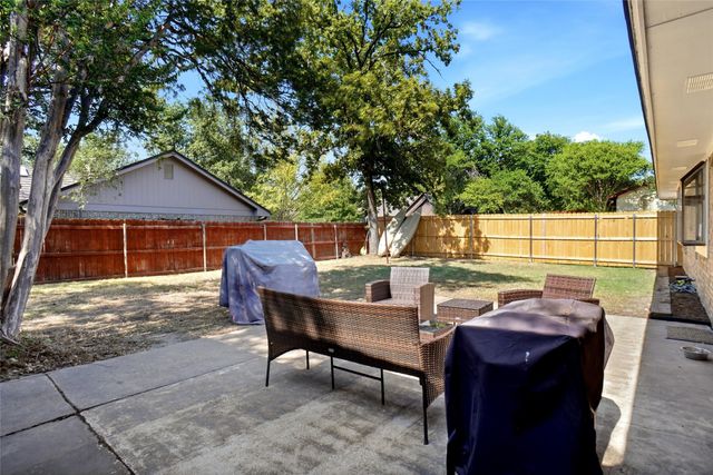 7800 Skylake Drive, Fort Worth, TX 76179
