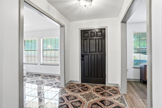 7800 Skylake Drive, Fort Worth, TX 76179