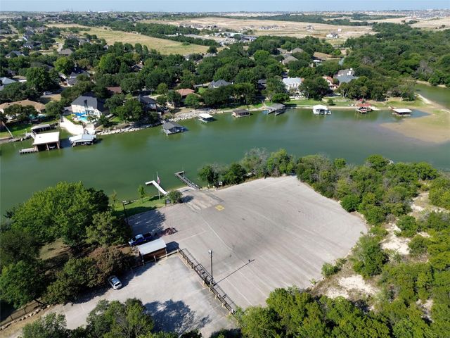 7800 Skylake Drive, Fort Worth, TX 76179