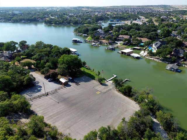 7800 Skylake Drive, Fort Worth, TX 76179