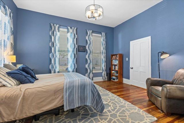 503A Wilkes ST, Smithville, TX 78957