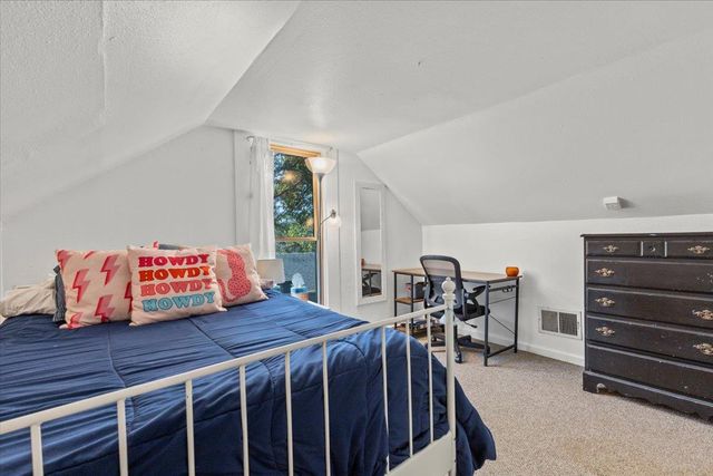 503A Wilkes ST, Smithville, TX 78957
