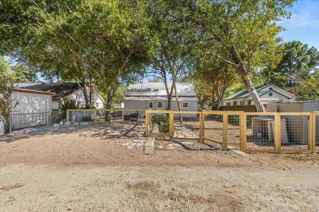 503A Wilkes ST, Smithville, TX 78957