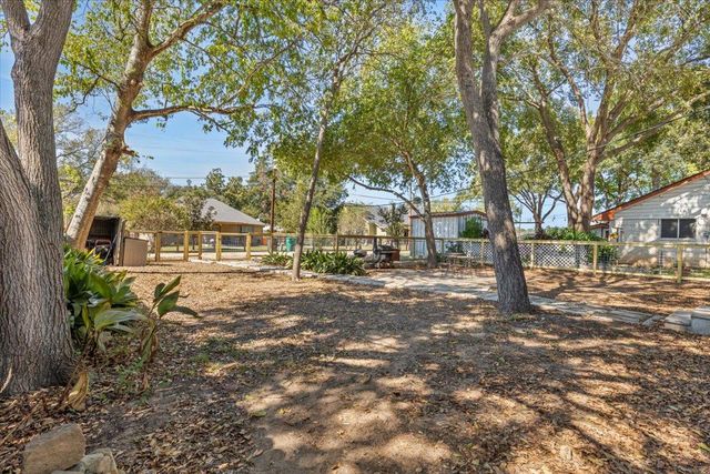 503A Wilkes ST, Smithville, TX 78957