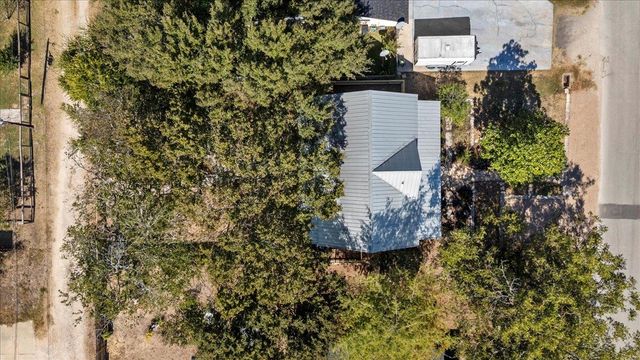 503A Wilkes ST, Smithville, TX 78957